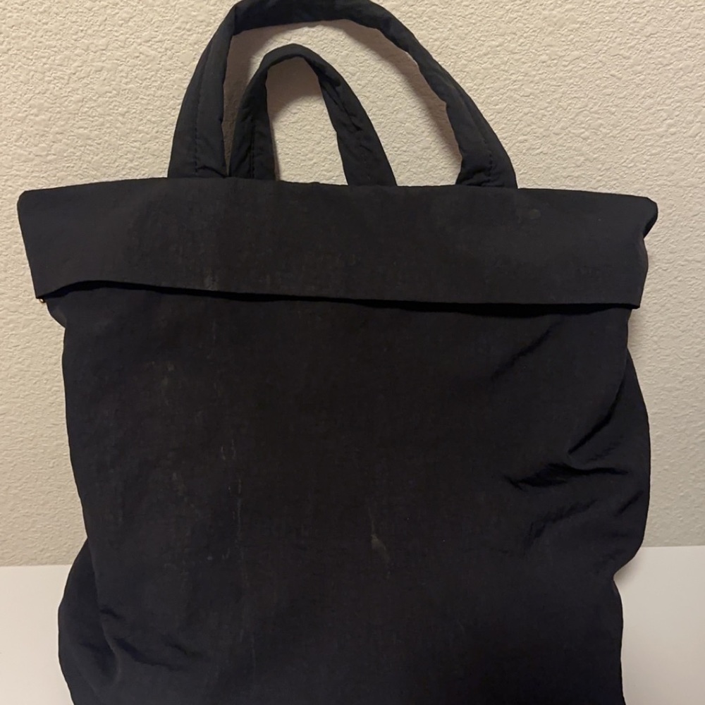 Lululemon on my level bag